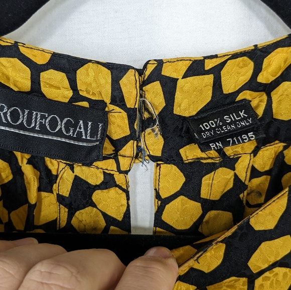 Vintage Della Roufogali Black and Yellow Silk Shirt - Picture 4 of 4
